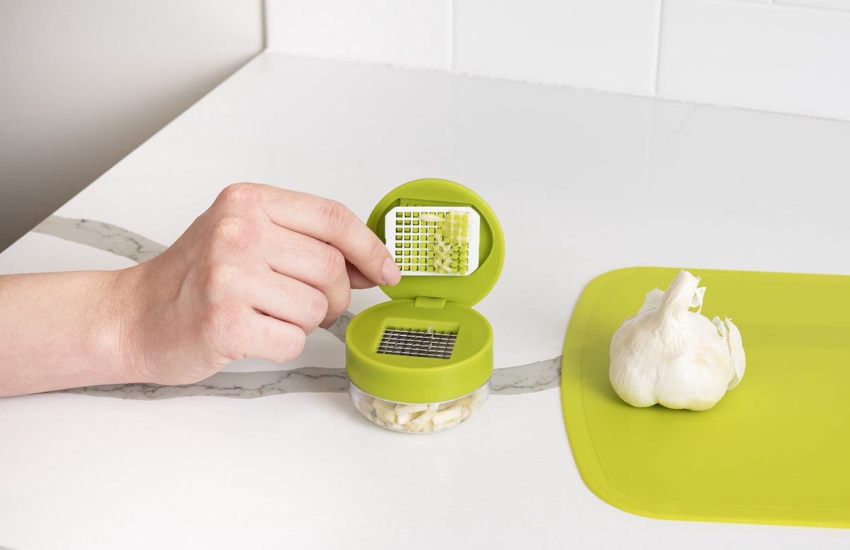 Garlic Dicer with Stainless Steel Blades and Clear Catch Cup, Green - Image 4